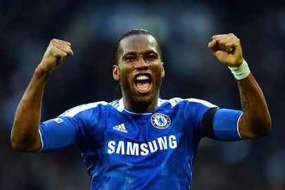 Drogba celebra su gol en la FA Cup ante el Tottenham.