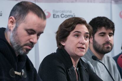 Ada Colau durante su intervención con representantes de Guanyem Barcelona, ICV- EUiA, Podem Barcelona, Procés Constituent y Equo.