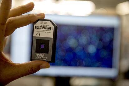 El centro de Genómica de la UCM, en la Facultad de Ciencias Biológicas, secuencia el ADN con la última tecnología.