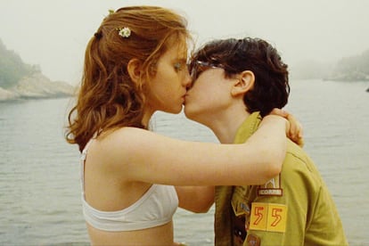 Kara Hayward y Jared Gilman en Moonrise Kingdom (Wes Anderson, 2012).