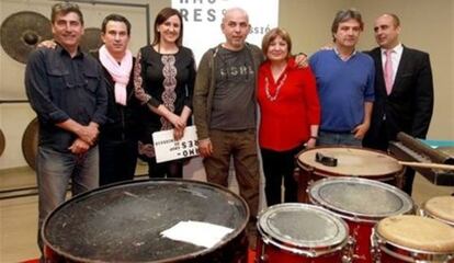 Amores, DJ V&iacute;ctor Ortiz, la consejera Mar&iacute;a Jos&eacute; Catal&agrave; y el director general Manuel Tom&aacute;s en el Auditori de Catarroja.