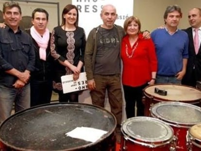 Amores, DJ V&iacute;ctor Ortiz, la consejera Mar&iacute;a Jos&eacute; Catal&agrave; y el director general Manuel Tom&aacute;s en el Auditori de Catarroja.