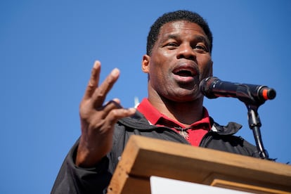 Herschel Walker speaks at a rally at Georgia Southwestern State University (Americus, Georgia).