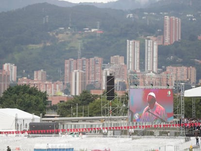 Todo est&aacute; preparado en el aeropuerto Olaya Herrera de Medell&iacute;n para recibir al papa Francisco.