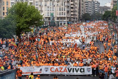 Manifestación ayer en Valencia convocada por la Federación de Caza de la Comunidad Valenciana.