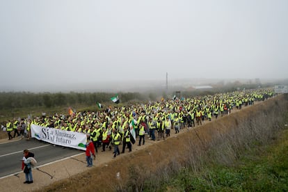 Manifestación este sábado en Almaraz (Cáceres) contra el cierre de la central nuclear.