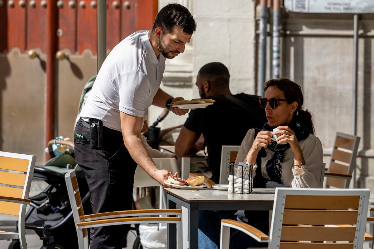 Turismo en España: 386.000 nuevos empleos, pero alta precariedad