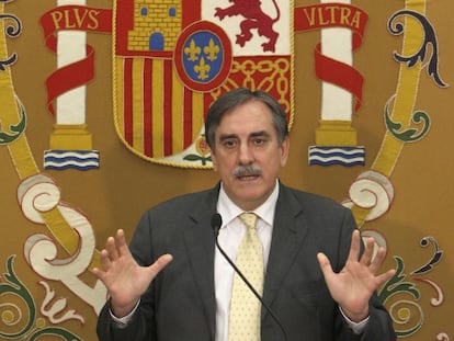 El ministro de Trabajo, Valeriano G&oacute;mez.