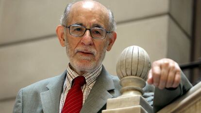 Després del discurs d’alerta sobre el català de Joan Solà, el Parlament va debatre la llei... d’espectacles públics.
