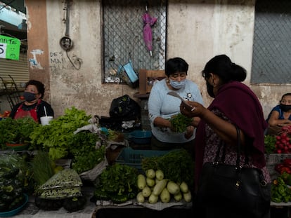 Comerciantes en el mercado del centro de la Ciudad de Campeche.