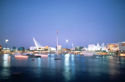 Vista de La Cartuja y los pabellones de las Comunidades Autónomas en la Expo 92.