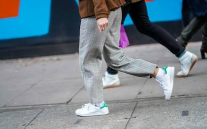 El modelo de zapatillas Adidas Stan Smith CF para hombre, con cierre de velcro, es una de las mejores ofertas de esta semana