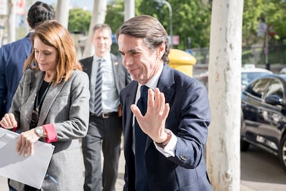 El expresidente del Gobierno y presidente de la fundación FAES, José María Aznar, a su llegada a la jornada 'Irán y su relación con la crisis en Oriente Medio', este jueves en Madrid.