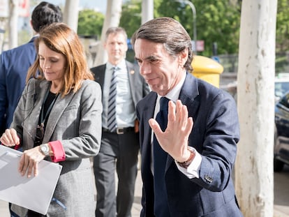 El expresidente del Gobierno y presidente de la fundación FAES, José María Aznar, a su llegada a la jornada 'Irán y su relación con la crisis en Oriente Medio', este jueves en Madrid.