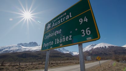 Señalización de la Carretera Austral, en la Patagonia Chilena.