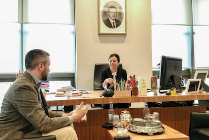 Ayse Sözen Usluer, jefa del departamento presidencial de Relaciones Exteriores del presidente turco, Recep Tayyip Erdogan, durante la entrevista con EL PAÍS.