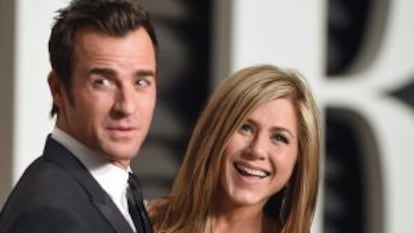 Jennifer Aniston y Justin Theroux en la fiesta de vanity Fair.