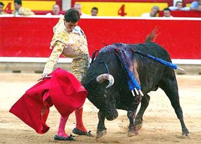 César Jiménez, en su segundo toro.