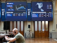 02/03/2026 Paneles informativos en el Palacio de la Bolsa de Madrid.