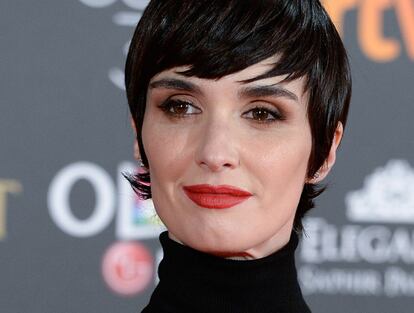 Paz Vega apostó por llevar los labios rojos.