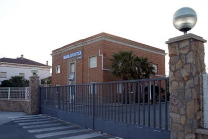 La entrada de la fábrica Mapa Spontex, en Malgrat de Mar, Barcelona.