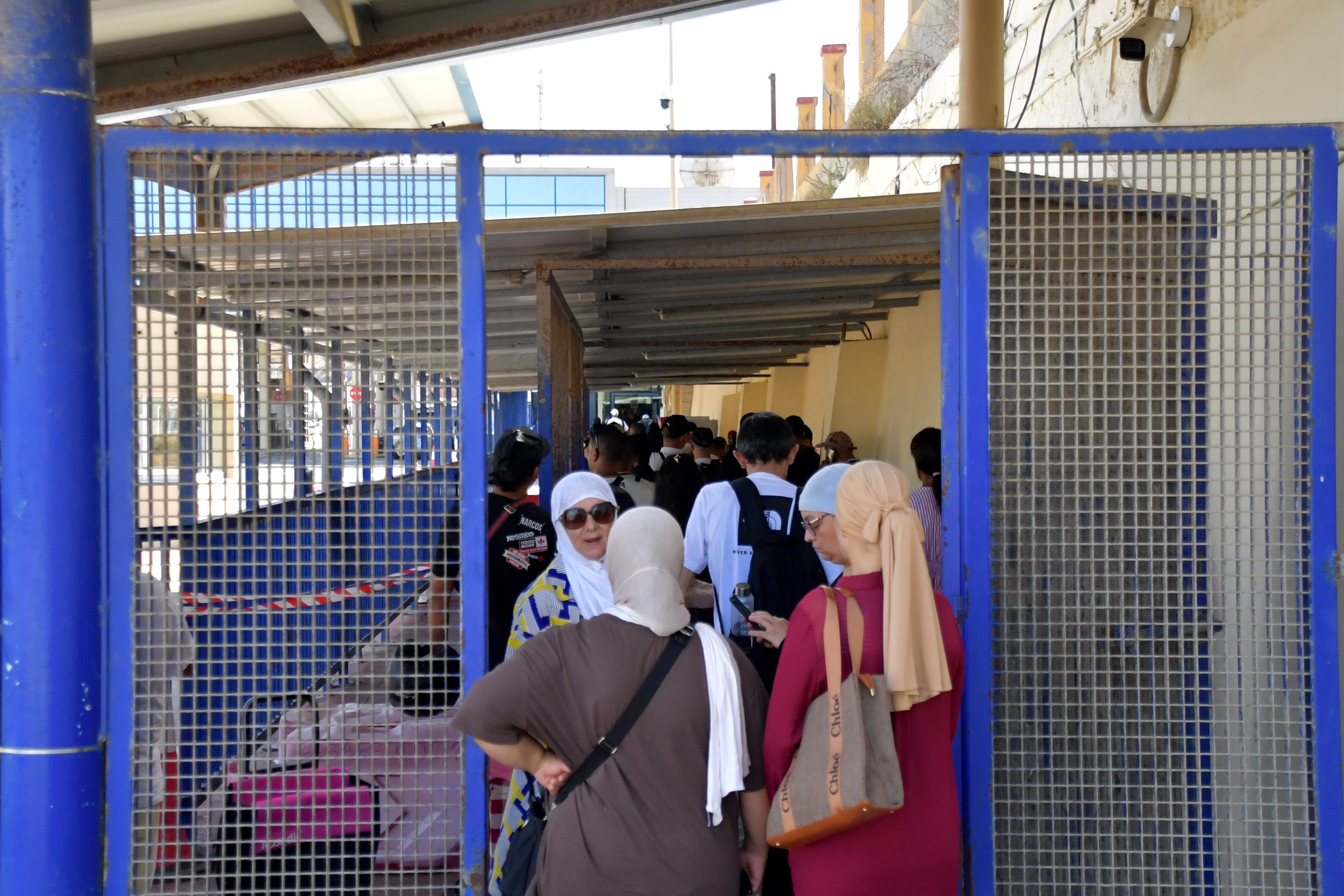 Cola en la frontera de El Tarajal para cruzar a Marruecos.