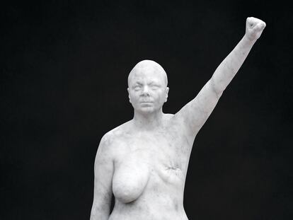 La escultura de mármol 'Intra-Venus', hecha por la artista Marina Vargas.