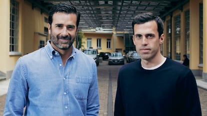 Lorenzo y Alessandro Boglione empezaron como becarios en BasicNet, la empresa que su padre, Marco, fundó en 1994 y que es propietaria de K-Way. Ahora comparten el título de CEO.