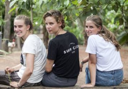 De izquierda la derecha: Adélaïde Charlier, Anuna de Wever y Joséphine Hoerée.