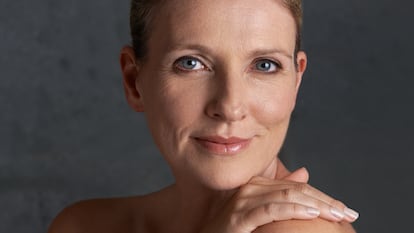 Plano de cara de una mujer madura.