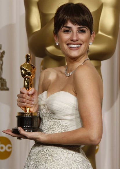 En febrero de 2009, Penélope Cruz acudió sin pareja a la gala de los Oscar en la que recibió su primer galardón gracias a <i>Vicky Cristina Barcelona</i>. Javier Bardem no apareció ni antes ni después de la entrega
