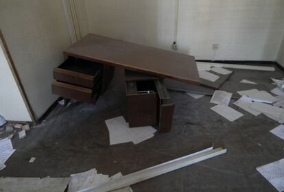 Muebles totalmente destrozados