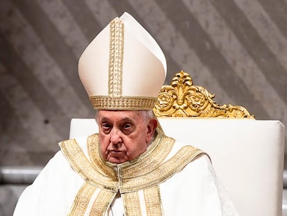 El papa Francisco durante una ceremonia religiosa durante el fin de año, en Roma.