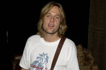 Keith Urban en el backstage de los Flameworthy Music Video Awards en 2002.