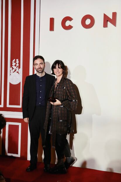 Carlos Primo, de ICON, y Zahara Manchado, Global PR & Corporate Director de Loewe Perfumes.