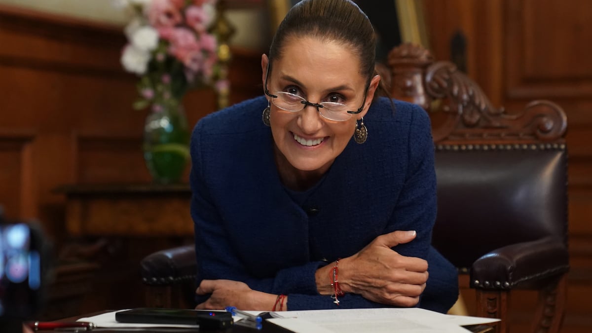 Sheinbaum felicita a Trump para apagar el nerviosismo en México: “Tuvimos  una llamada muy cordial” | EL PAÍS México