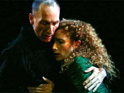Los actores Eusebio Poncela y Clara Sanchis en <i>Macbeth.</i>
