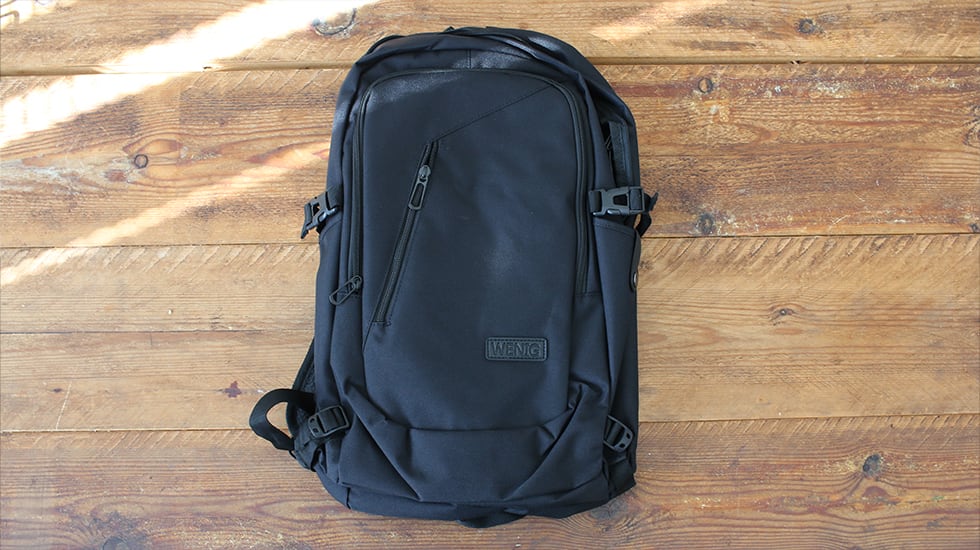 Mochila antirrobo Wenig con puerto USB incluido.