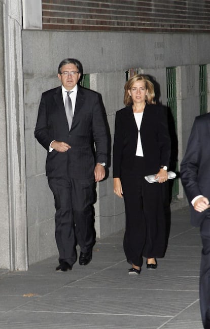 García Revenja asistió junto a la infanta Cristina al funeral del diseñador Jesús del Pozo, en octubre de 2011.