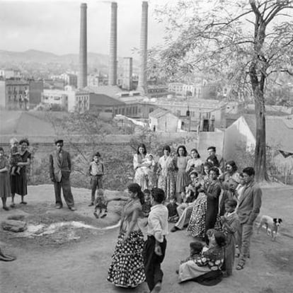 <i>La Chunga con fábrica detrás,</i> en Montjuïc (Barcelona, 1955).