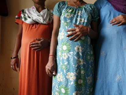 Tres madres de alquiler en un hogar para mujeres gestantes en Anand, en agosto de 2013.