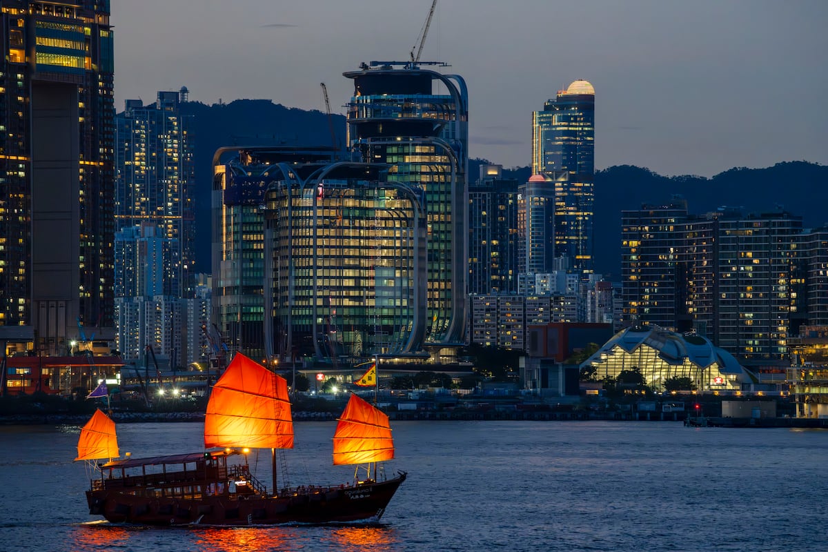 Hong Kong enfrenta una encrucijada: entre la consolidación científica y las sombras de la crisis inmobiliaria