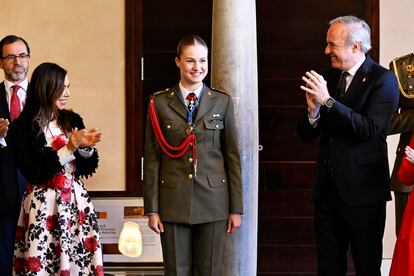 Princess Leonor receives the Medal of the Cortes at the Aljaferia Palace in Zaragoza.