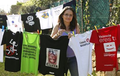 La vicepresidenta del Gobierno Valenciano, M&ograve;nica Oltra, con sus camisetas