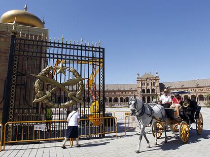 La plaza de España de Sevilla se prepara para un nuevo rodaje