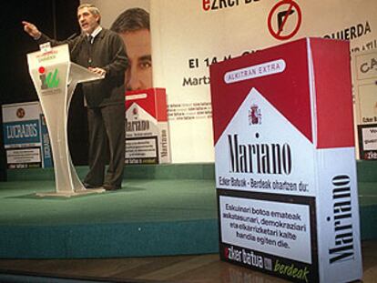 El candidato de IU, Gaspar Llamazares, durante el mitin de ayer en Bilbao.