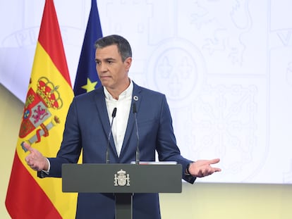 Pedro Sánchez sin corbata