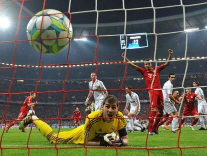 Real Madrid goalkeeper Iker Casillas reacts to Bayern Munich&rsquo;s first goal, scored by Franck Rib&eacute;ry.