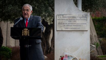 El presidente del Constitucional, Cándido Conde-Pumpido, interviene durante el homenaje a Francisco Tomás y Valiente en el 27º aniversario de su asesinato por ETA.