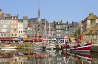 Honfleur, una de las cinco ciudades que recorrerá el crucero por la costa normanda.